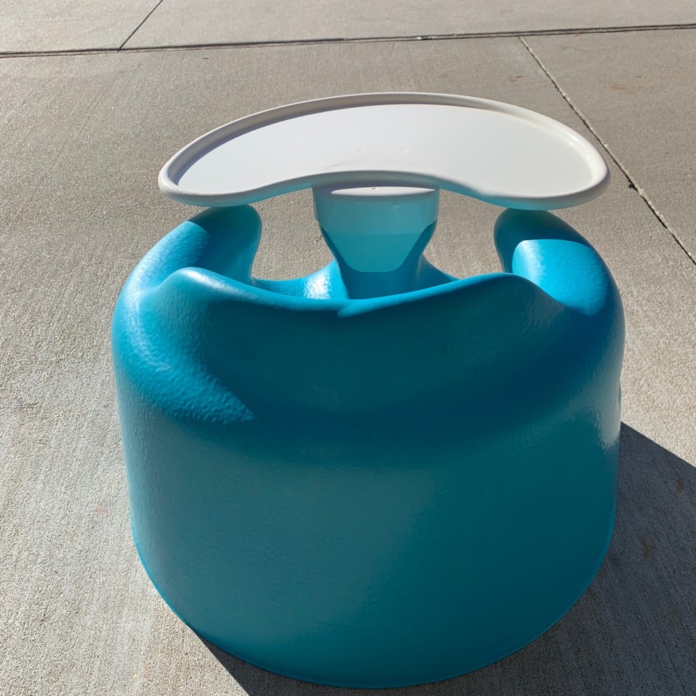 Bumbo play infant seat with tray. - Picture 5 of 7